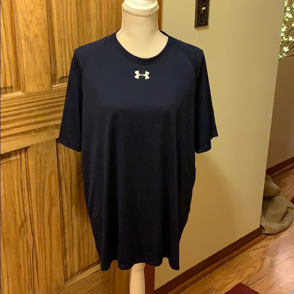 NWOT- MENS Under Armour  short sleeve shirt. SZ:L